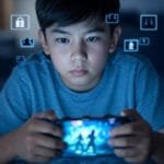 Peligros de los Juegos en Línea y los Chats para Jóvenes